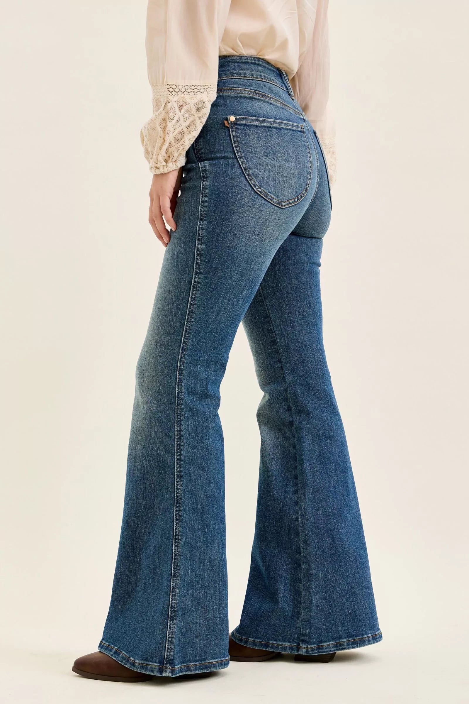 Judy Blue High Rise Double Button Tummy Control Jacqueline Flare Jeans 881125