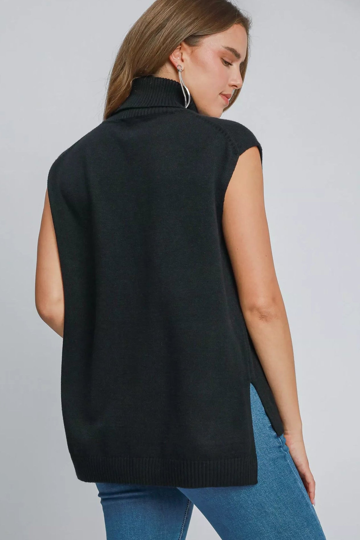 High-Low Turtleneck Sleeveless Sweater Knit Top