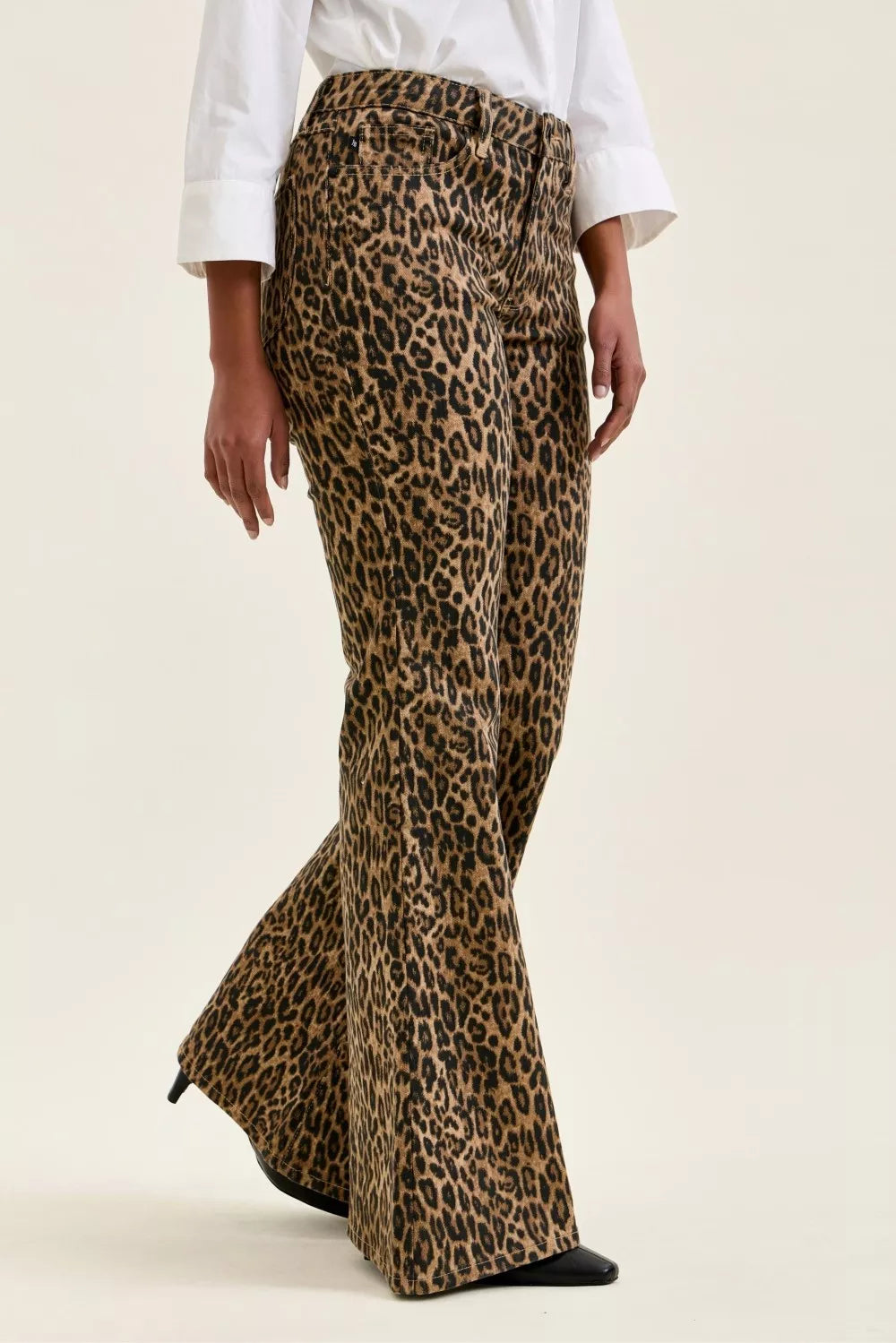 Judy Blue Mid Rise Jaqueline Leopard Print Flare Jeans