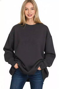 Zenana Oversized Round Neck Fleece Sweatshirt in Black
