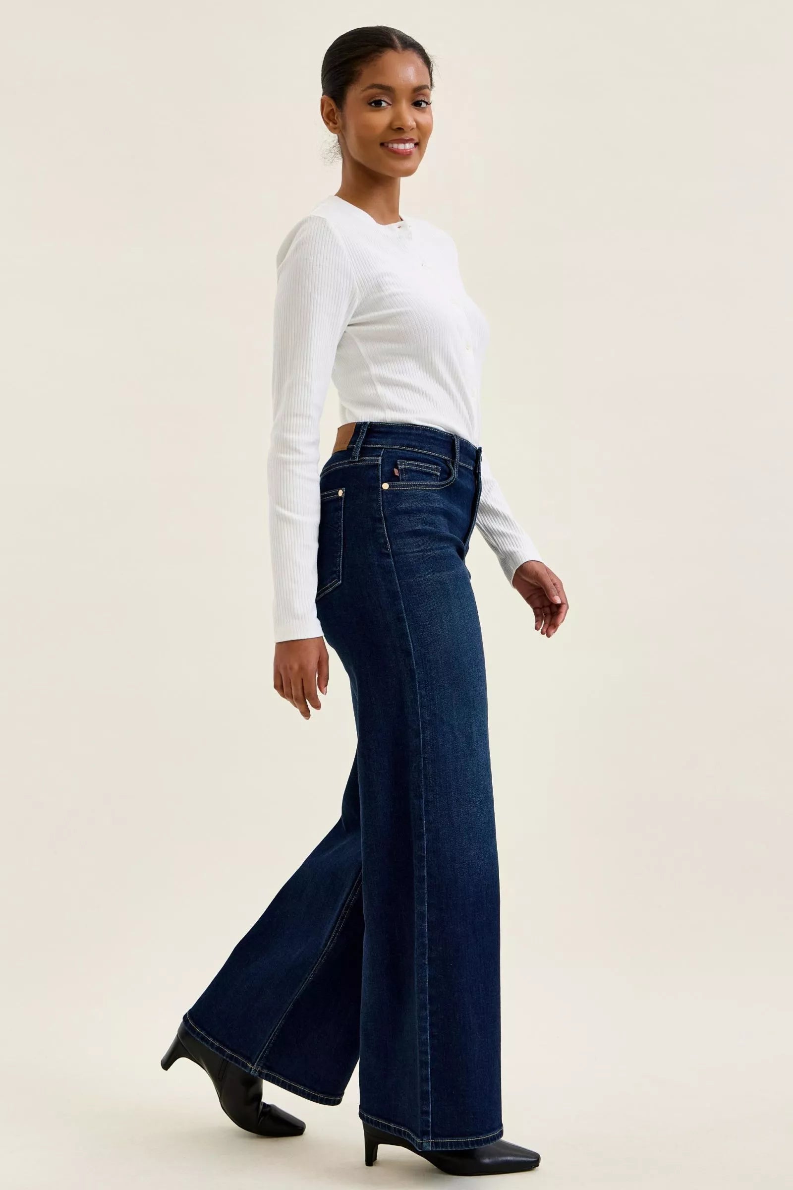 Judy Blue High Rise Lux Retro Wide Leg Dark Wash Jeans 82748