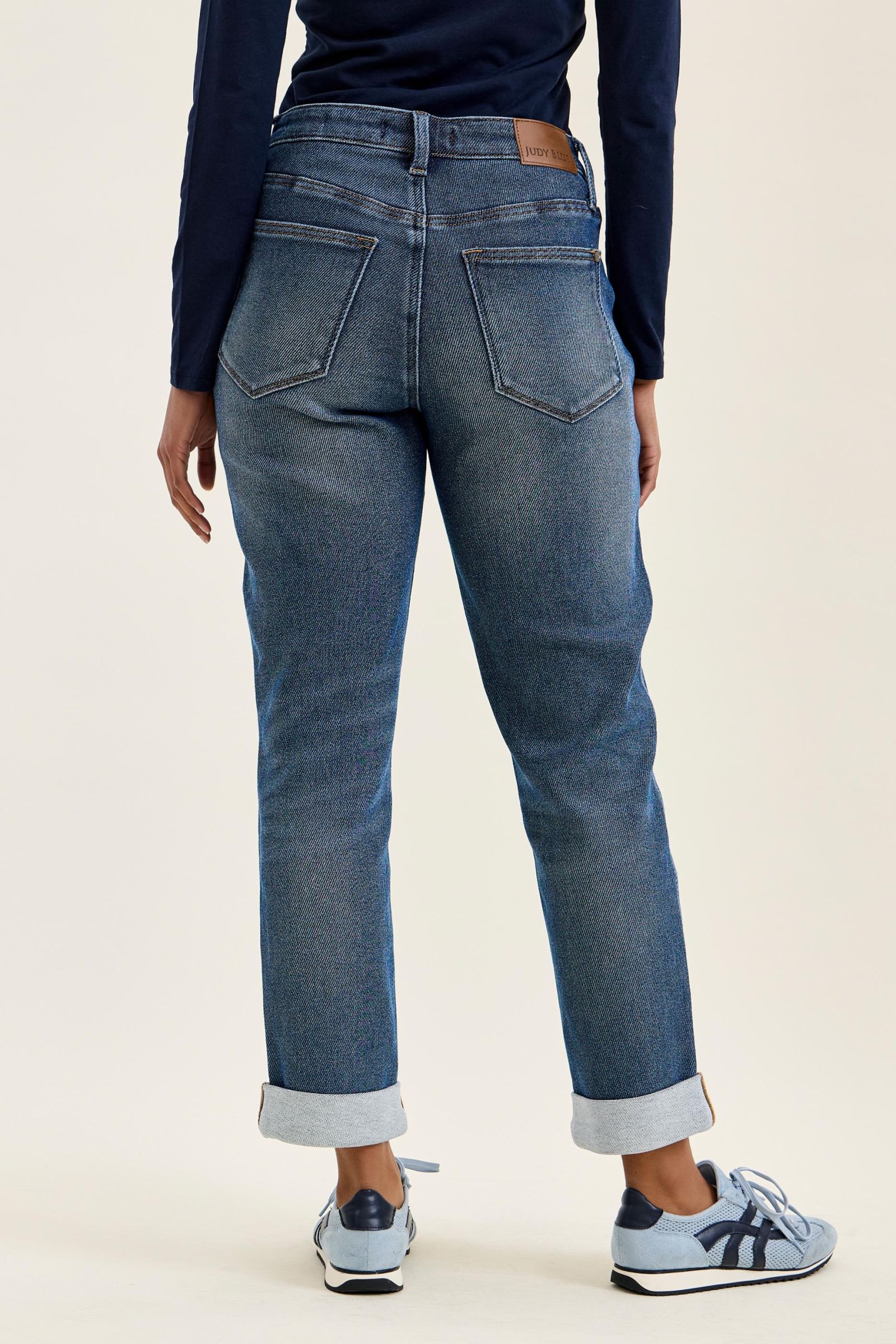 Judy Blue Mid Rise Billie Boyfriend Jeans