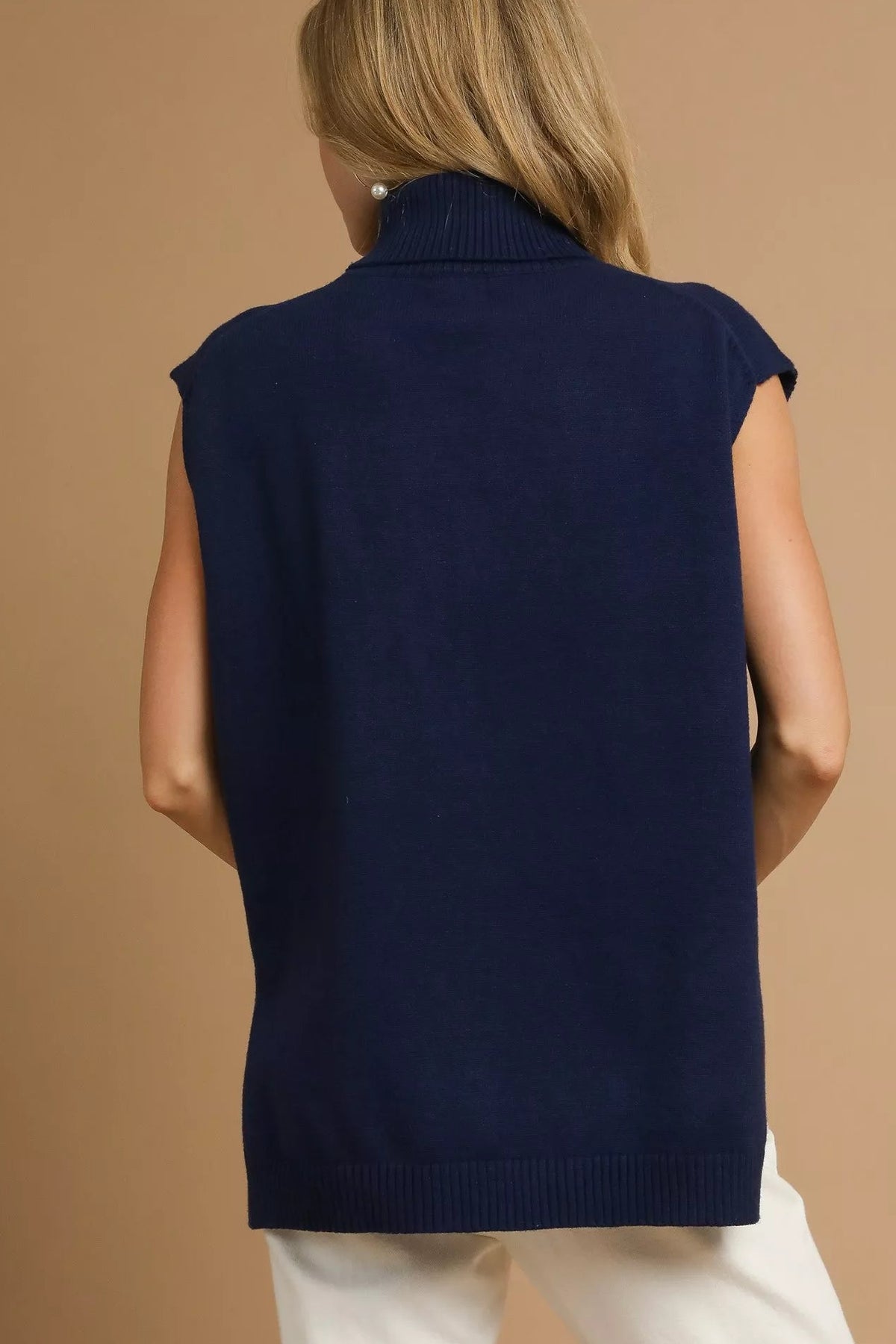 Umgee High-Low Turtleneck Sleeveless Sweater Knit Top in Navy