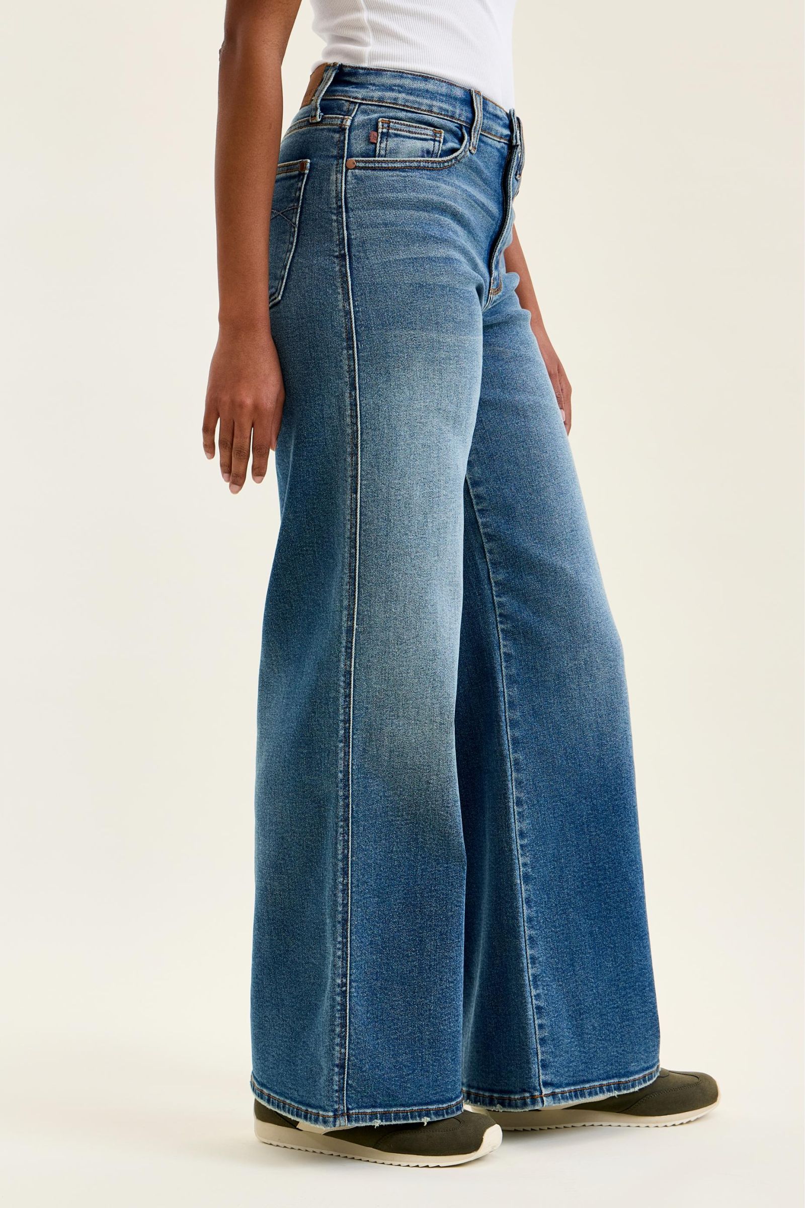 Judy Blue High Rise Retro Wide Leg Jeans