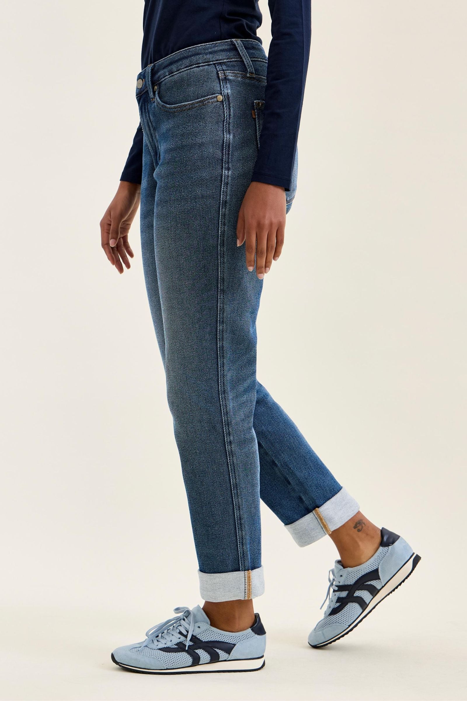 Judy Blue Mid Rise Billie Boyfriend Jeans