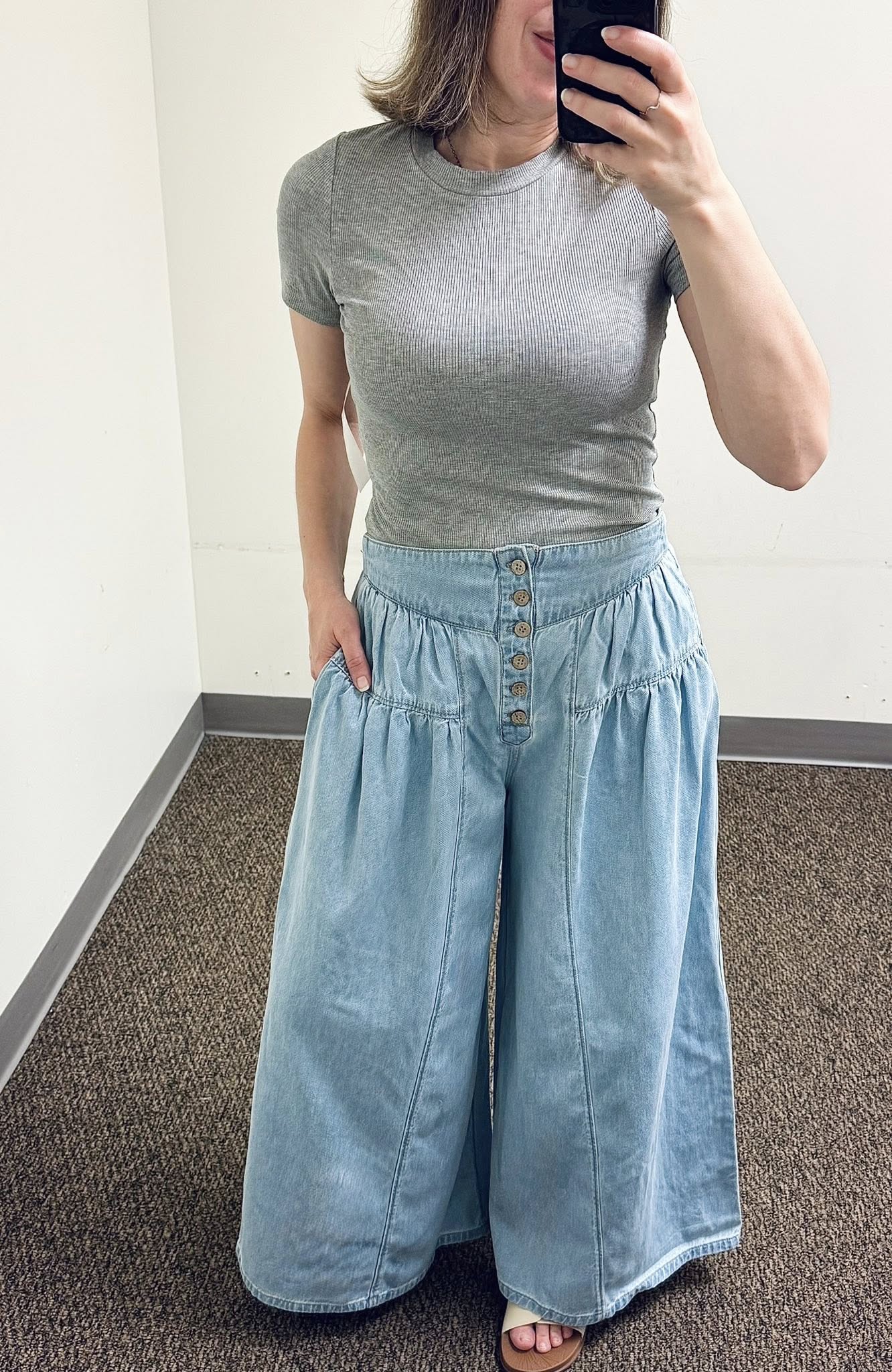 Risen High Rise Wide Fit Lightweight Denim Pants PWC21583