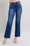 Judy Blue Mid Rise Twisted Seam Straight Jeans 
Designed with a mid rise, medium wash, and unique seam detail.