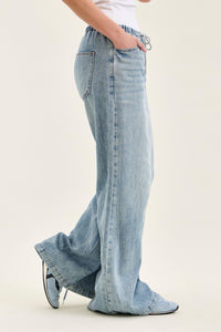 Judy Blue High Rise Palazzo Featherweight Jeans 881073