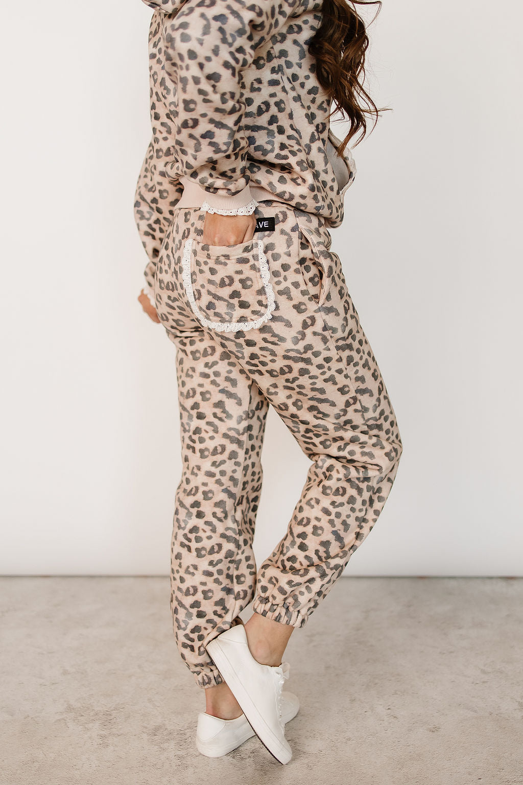 Ampersand Avenue Comfort Zone Joggers - Leopard Lace