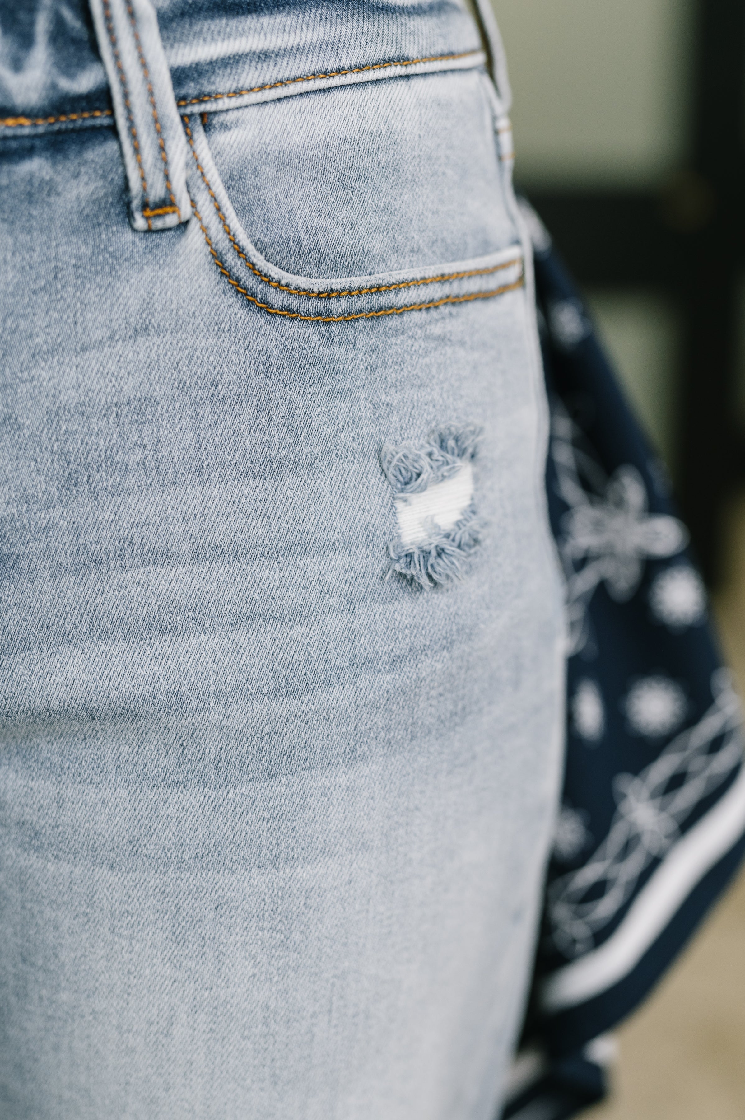 Judy Blue Mid Rise Boyfriend Jeans with Bandana Loop 82723