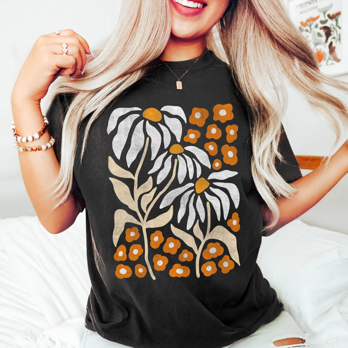 Daisy Vintage Style Garden Print Comfort Colors Graphic T-Shirt