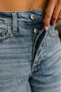 Judy Blue High Rise Rigid Magic Wilhelmina Baggy Jeans