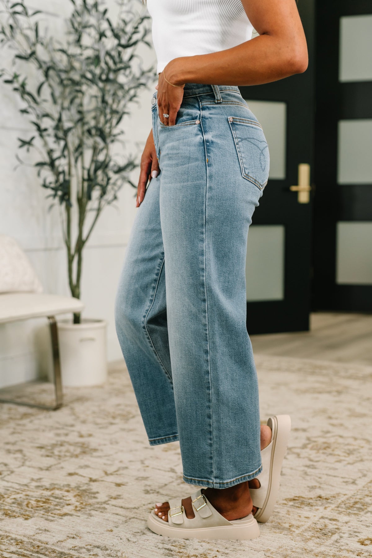 Judy Blue Mid Rise Claudia Wide Leg Ankle Jeans 82738