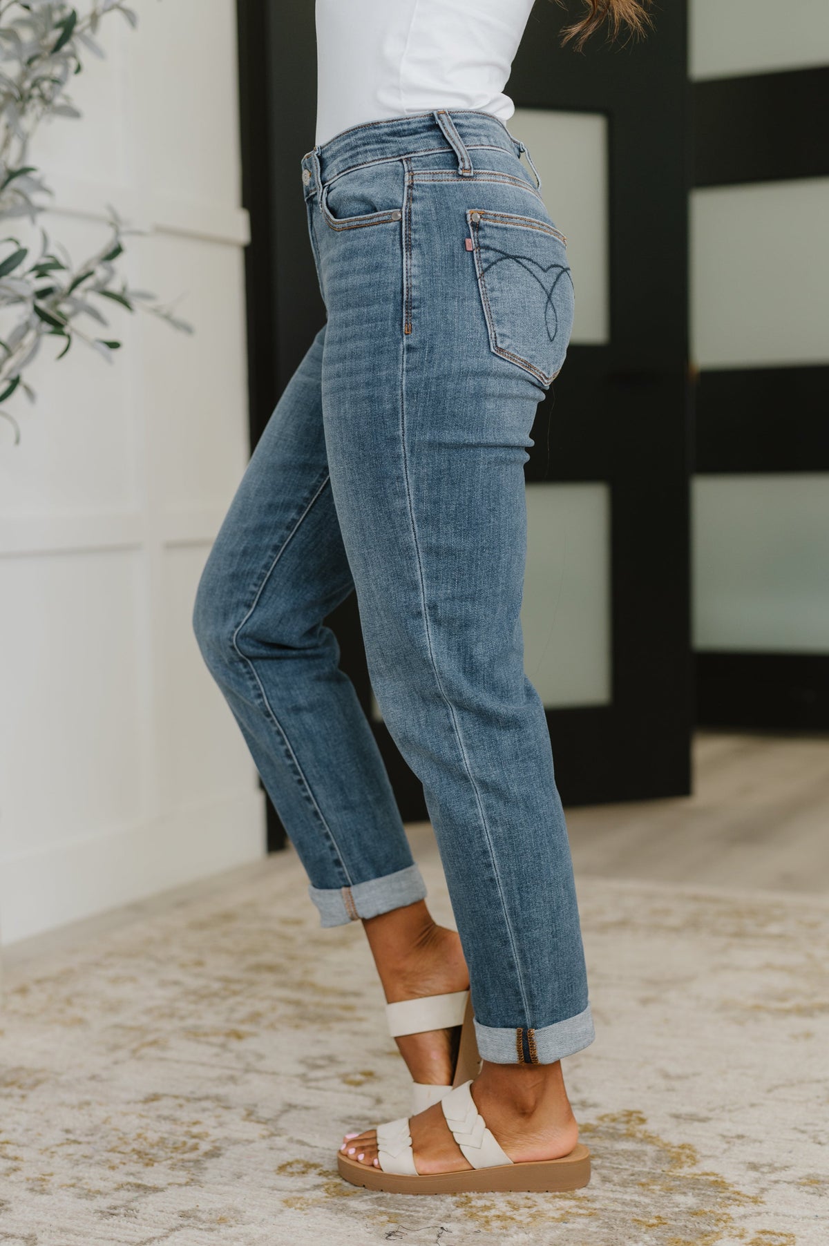 Judy Blue Mid Rise Classic Cuffed Boyfriend Jeans 82685