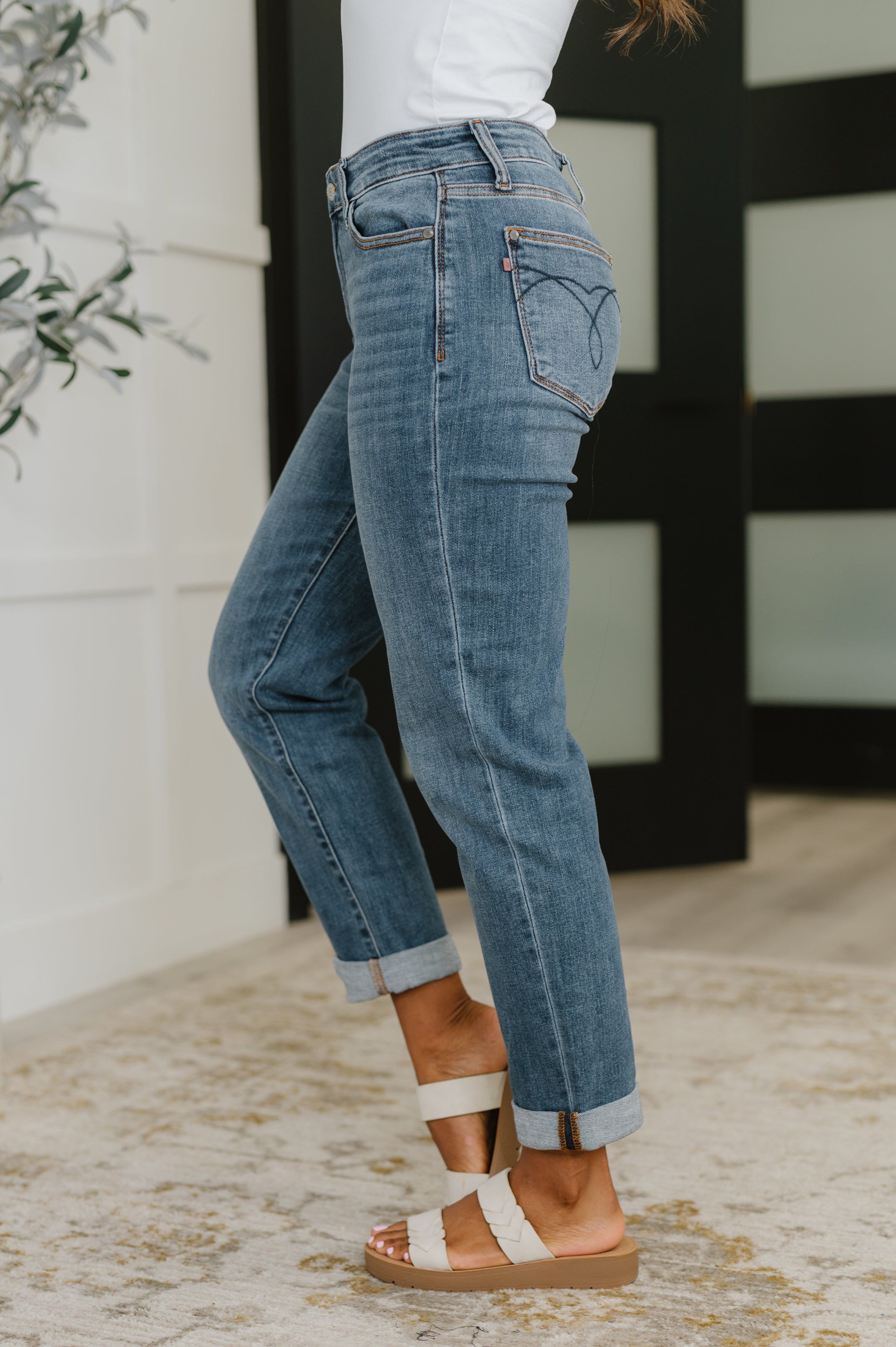 Judy Blue Mid Rise Classic Cuffed Boyfriend Jeans 82685
