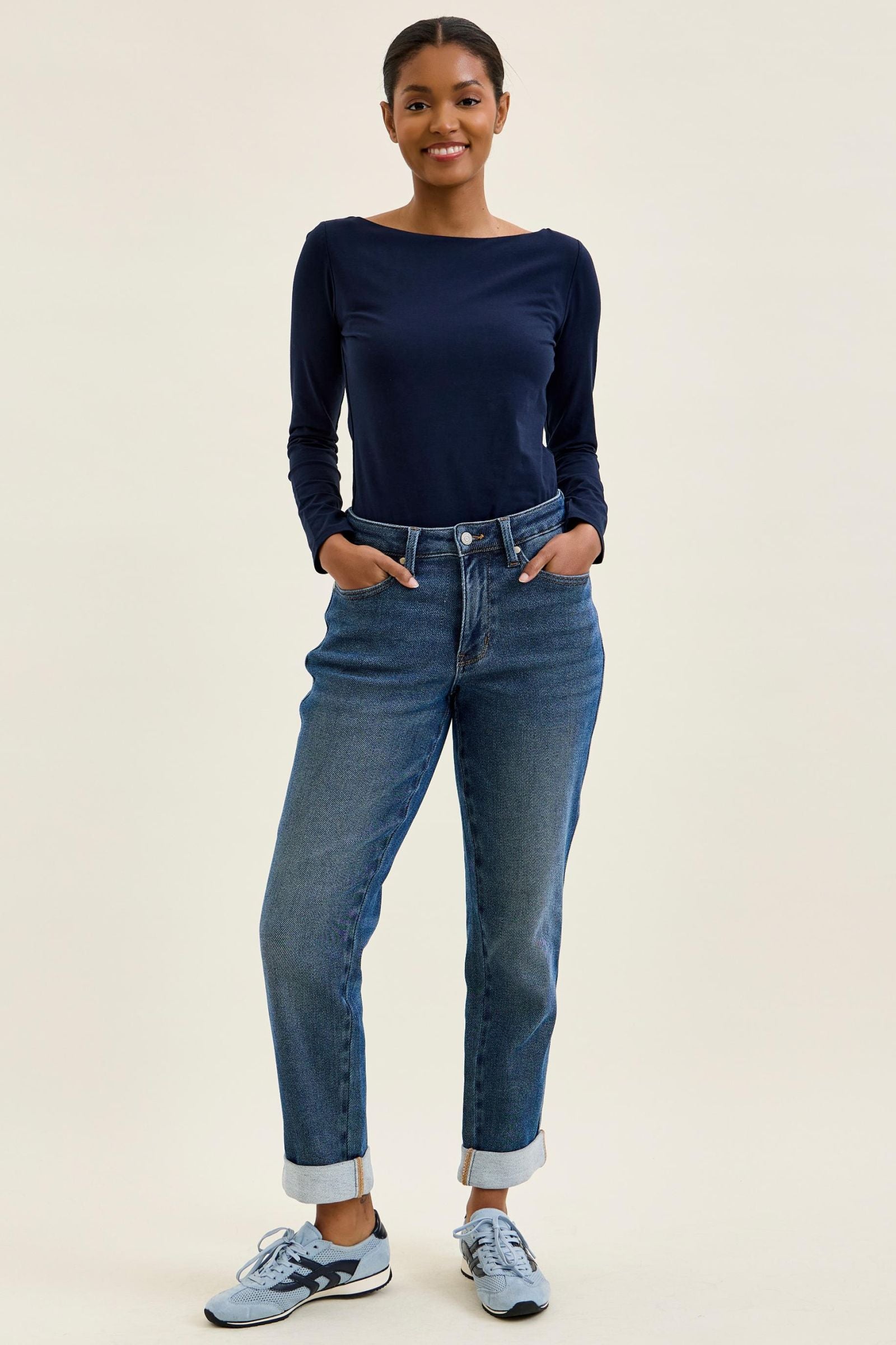 Judy Blue Mid Rise Billie Boyfriend Jeans