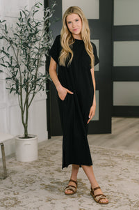 Zenana Short Sleeve Midi Dress with Pockets in Black