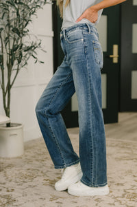 Judy Blue Mid Rise 90's Straight Jeans