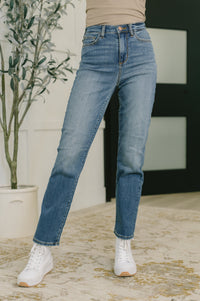 Judy Blue High Rise Straight Fit Jeans 8601