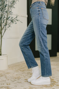 Judy Blue High Rise Straight Fit Jeans 8601