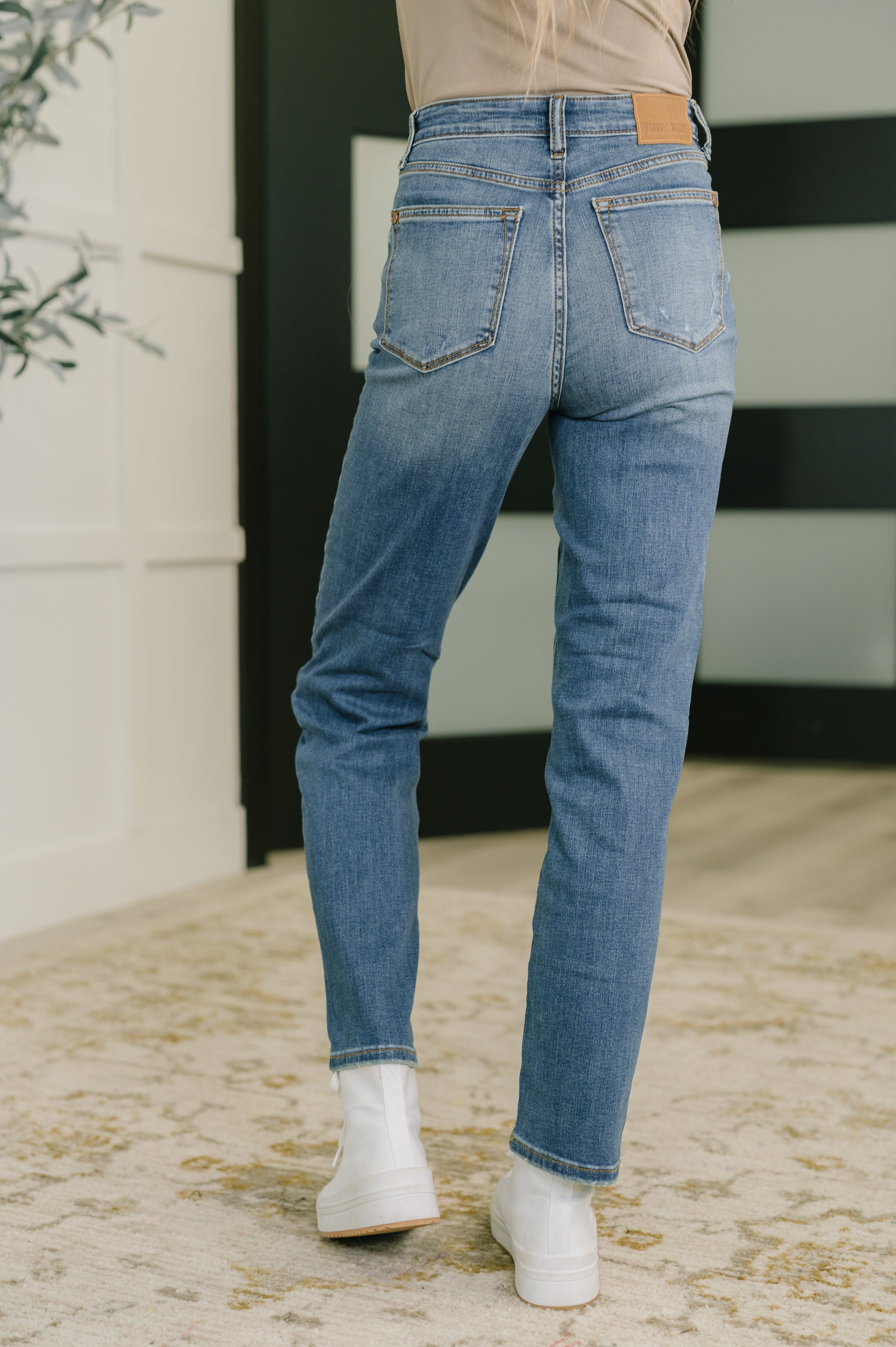 Judy Blue High Rise Straight Fit Jeans 8601
