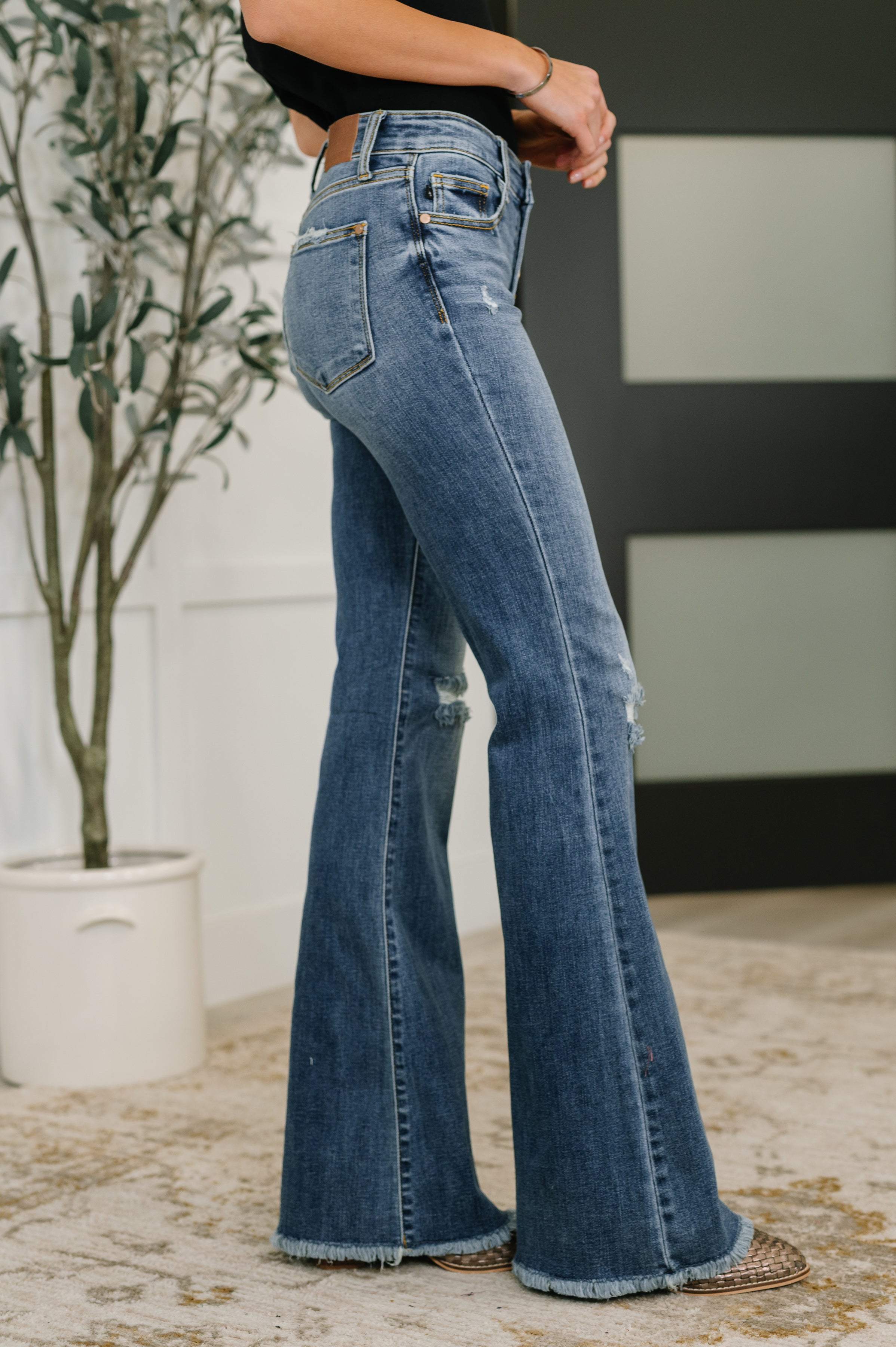 Judy Blue Mid Rise Button Fly Destroy Fray Hem Flare Jeans