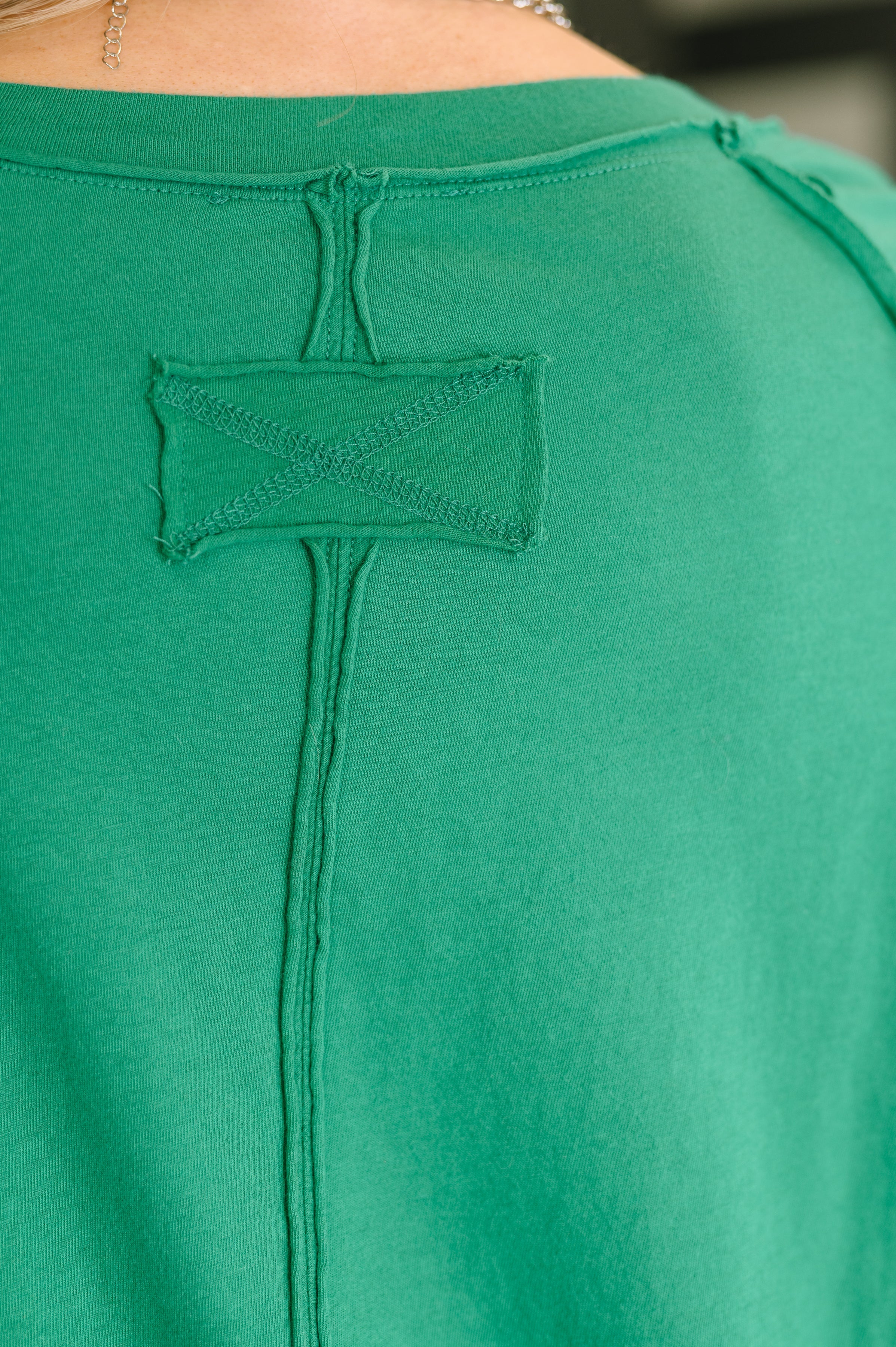 Raglan Sleeve Exposed Seam Top in Kelly Greenv