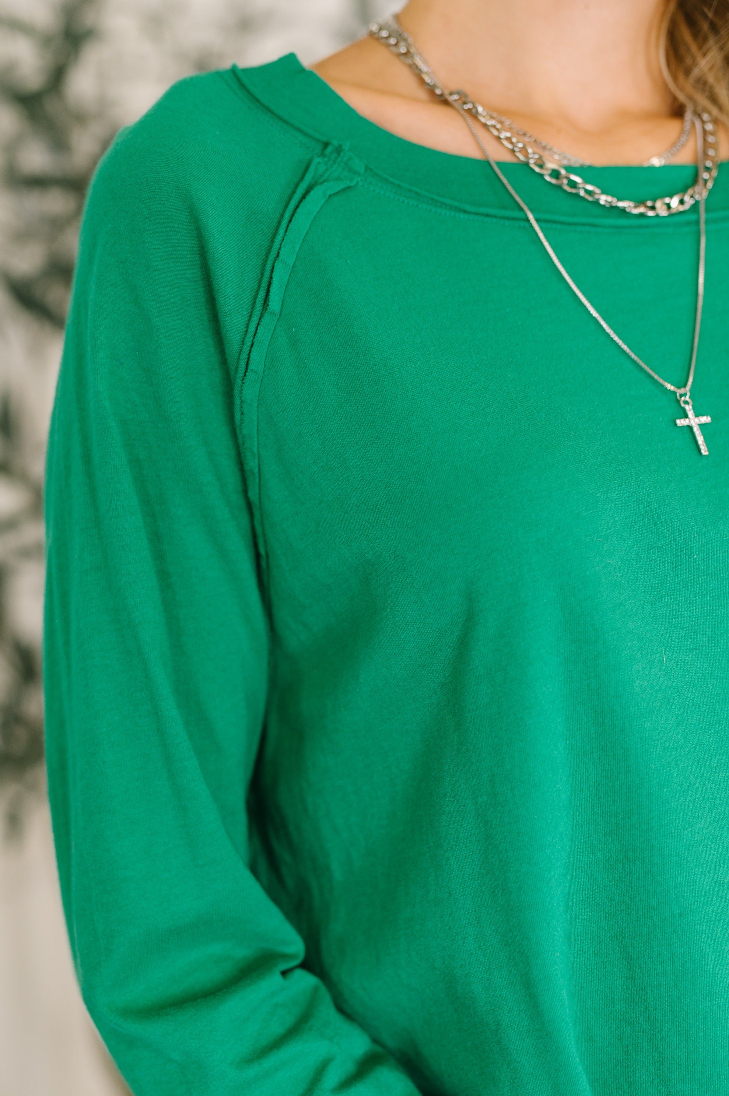 Raglan Sleeve Exposed Seam Top in Kelly Green