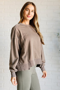 Quick Fix Mineral Wash Crew Neck Pullover in Mocha