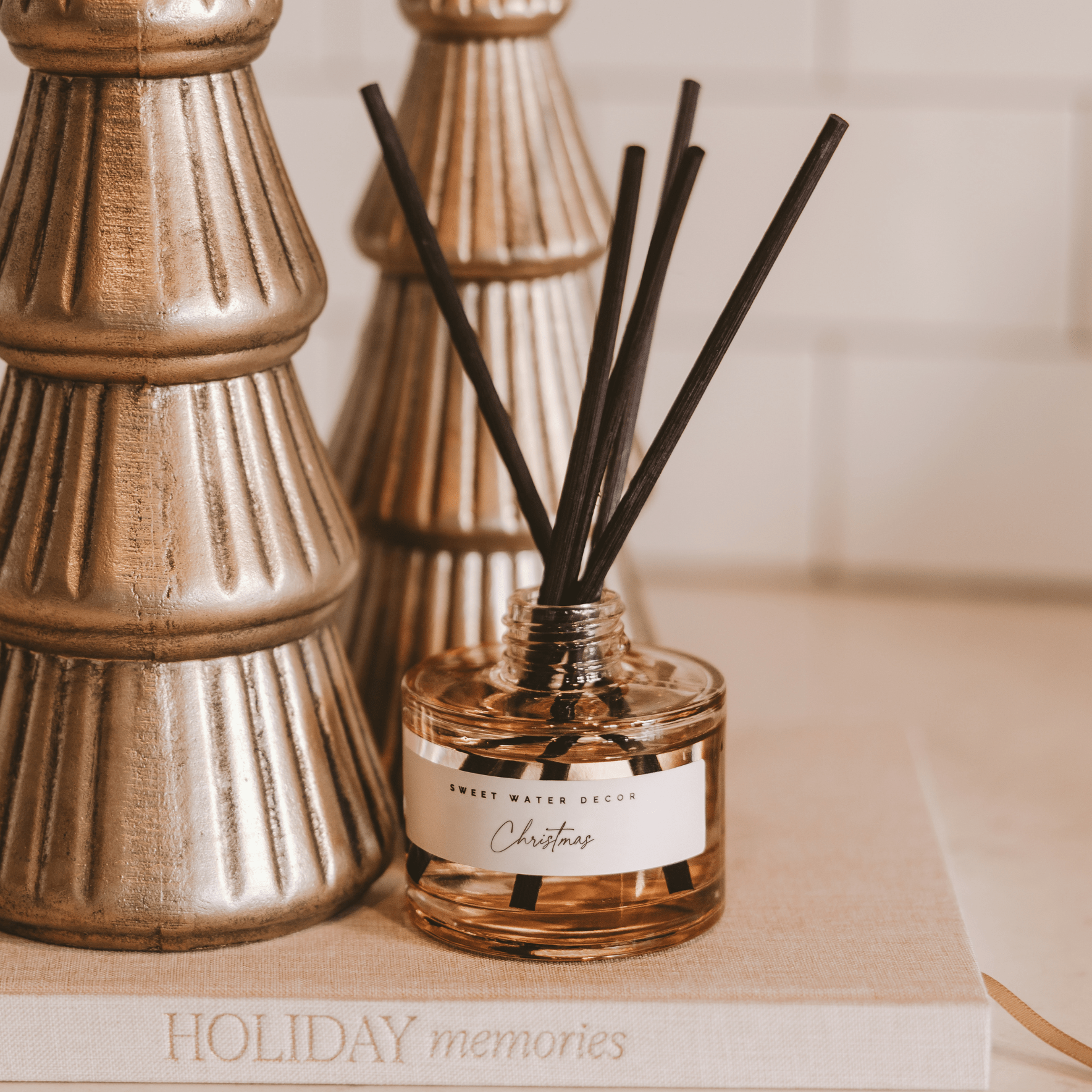 Sweet Water Decor Christmas Tinted Glass Jar Reed Diffuser