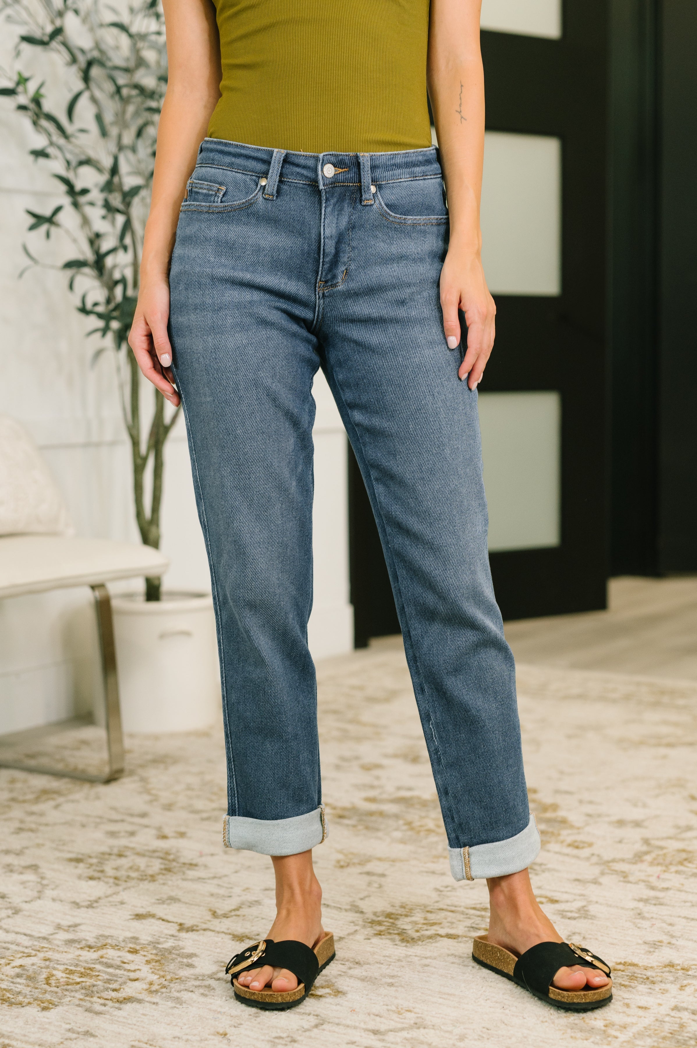 Judy Blue Mid Rise Billie Boyfriend Jeans