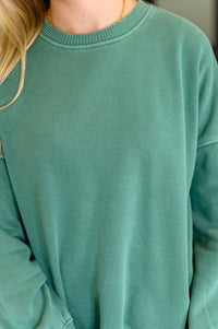 Stepped Hem Pullover with Pockets in Dark Green