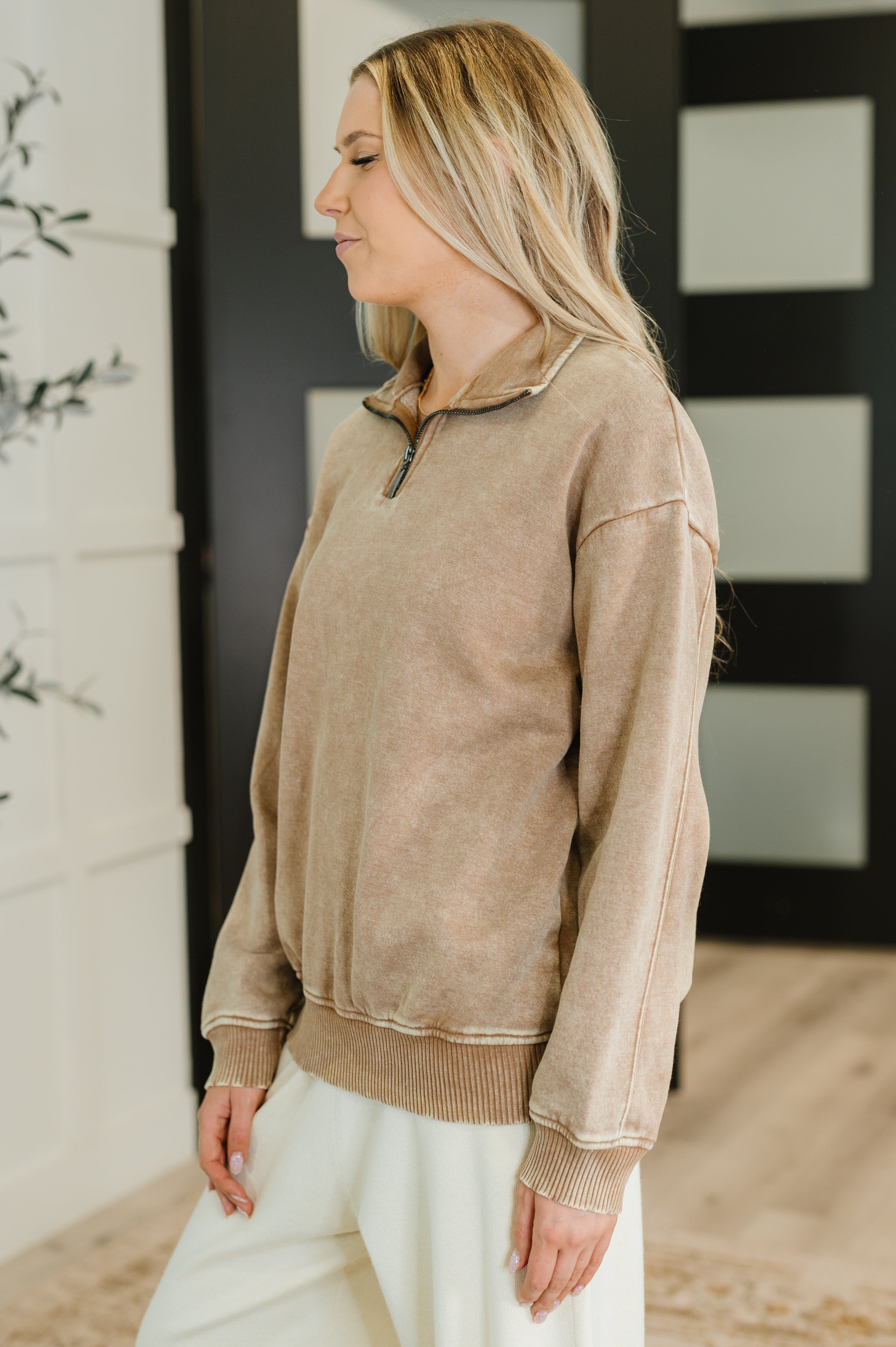 Acid Wash Fleece Quarter Zip Pullover in Deep Camel