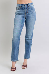 Judy Blue Vintage Wash Thermal Straight Jeans 
These straight cut jeans feature Judy Blue stretch denim with a brushed thermal interior for an extra layer of warmth during the colder months! Designed with a high rise, medium wash, stitching on the back pockets, and no distressing.