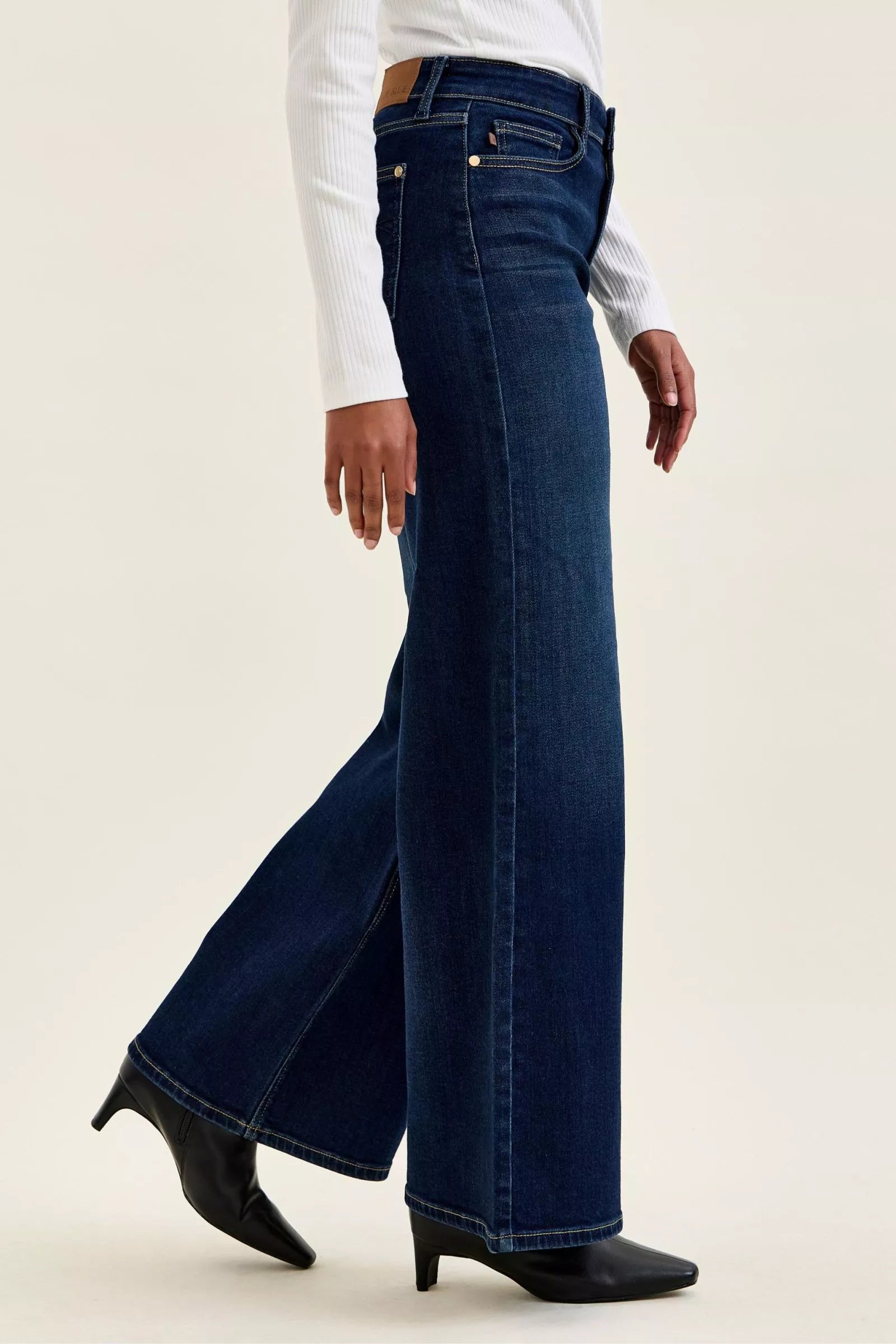 Judy Blue High Rise Lux Retro Wide Leg Dark Wash Jeans 82748
