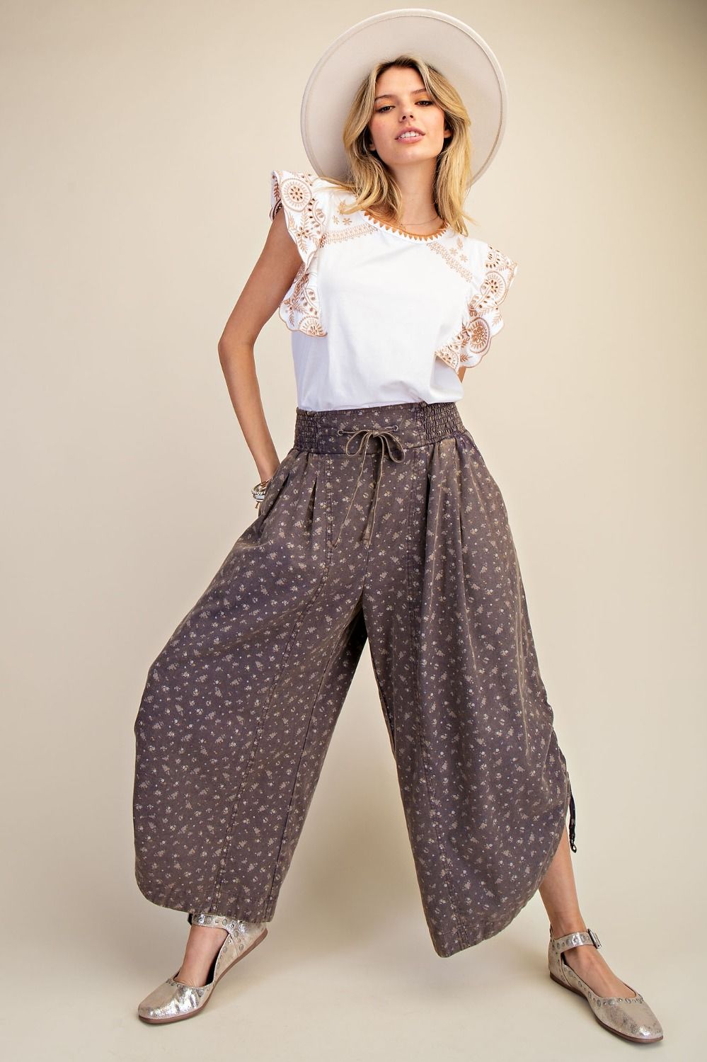 Easel Floral Printed Light Twill Mineral Washed Pants