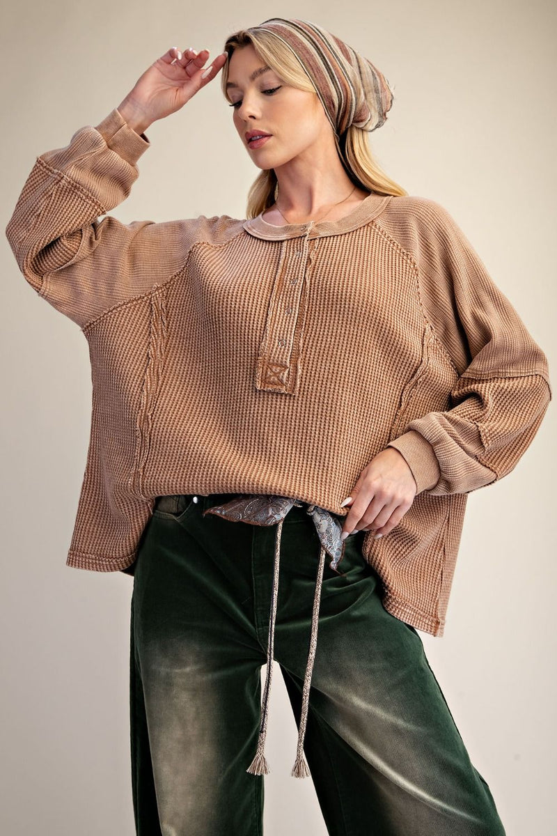 Easel Washed Textured Thermal Henley Top in Mocha
