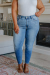 Judy Blue Mid Rise Vintage Wash Skinny Jeans